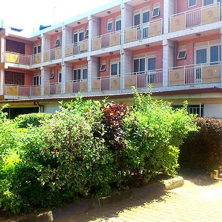 Areba Hotel Entebbe Bagian luar foto