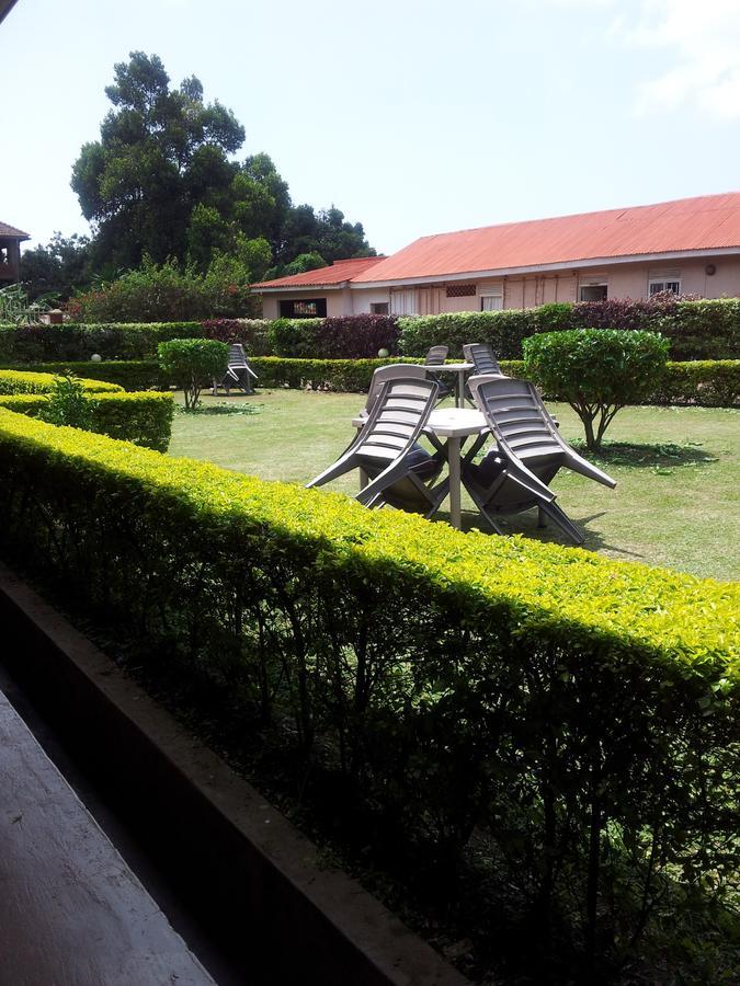 Areba Hotel Entebbe Bagian luar foto
