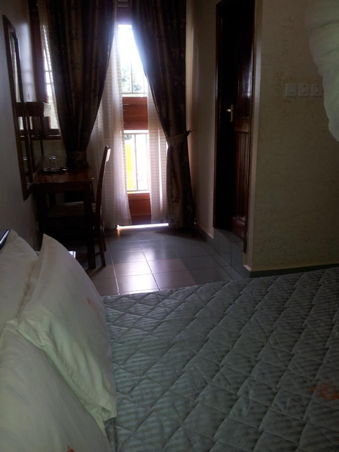 Areba Hotel Entebbe Bagian luar foto