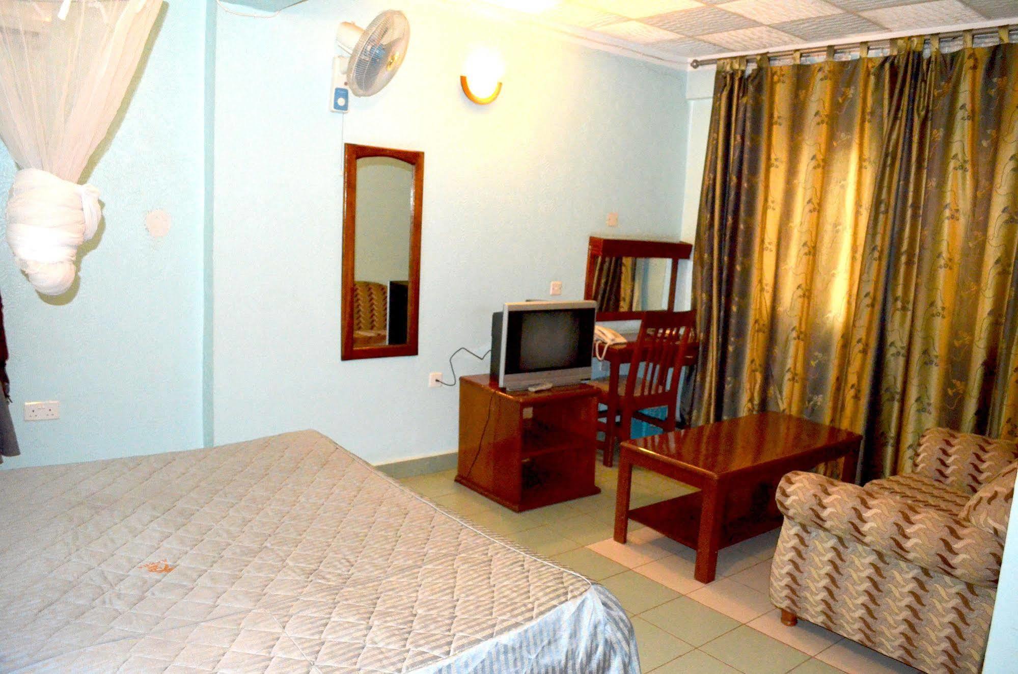 Areba Hotel Entebbe Bagian luar foto