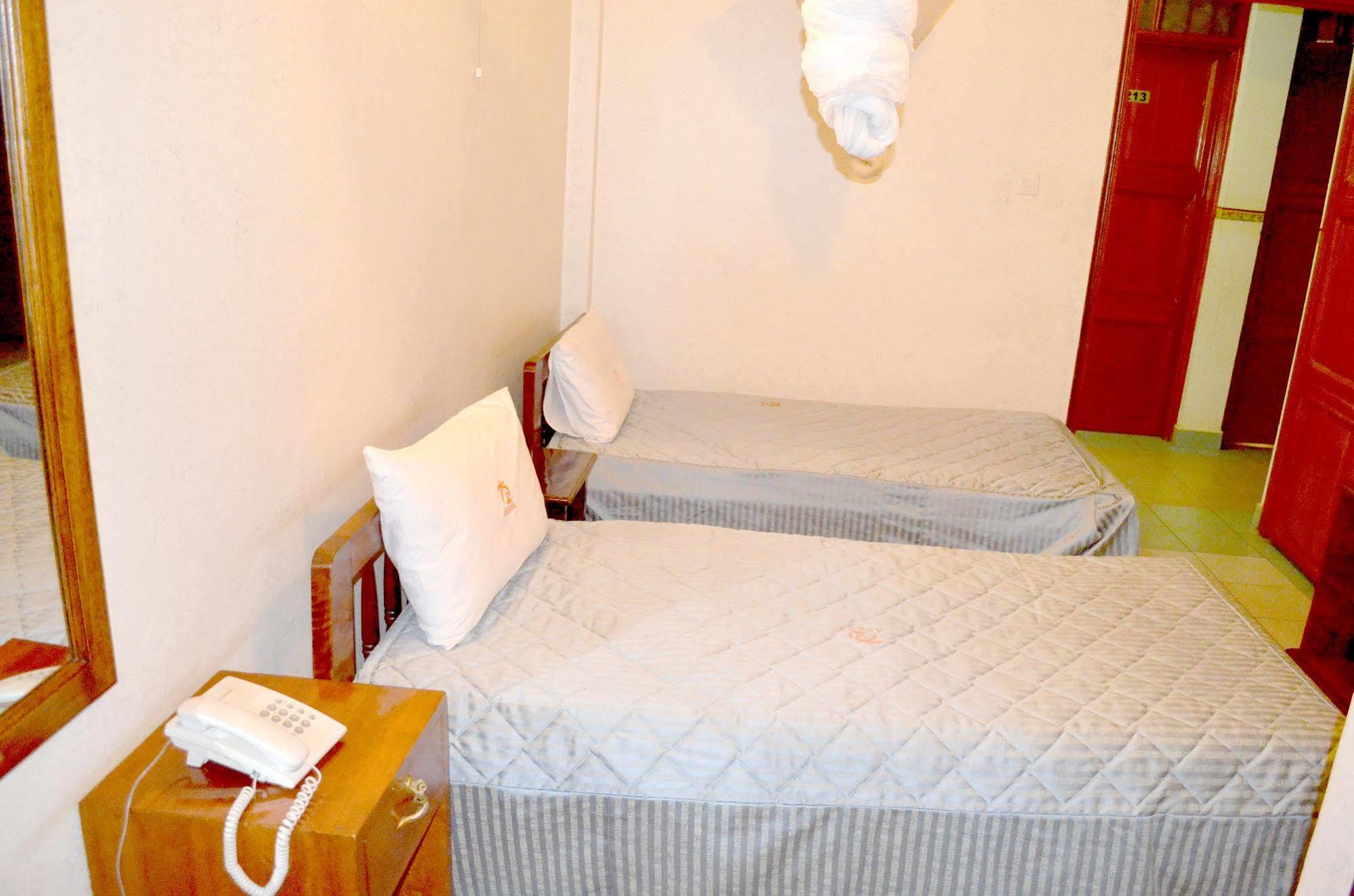 Areba Hotel Entebbe Bagian luar foto