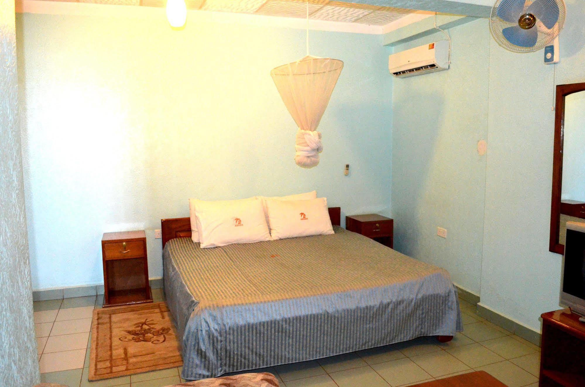 Areba Hotel Entebbe Bagian luar foto