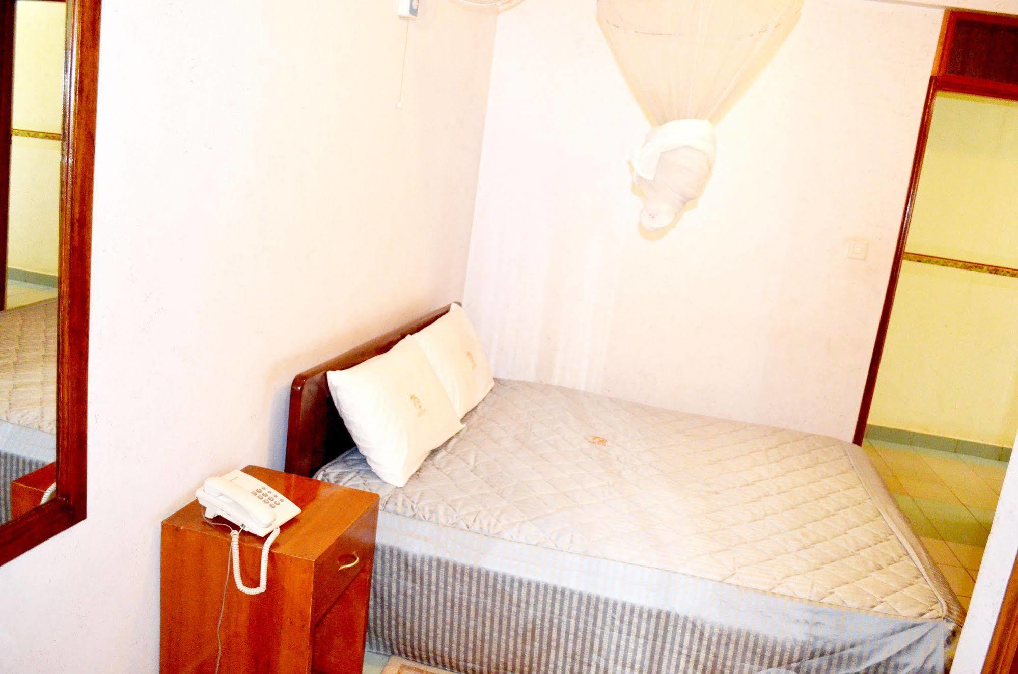 Areba Hotel Entebbe Bagian luar foto