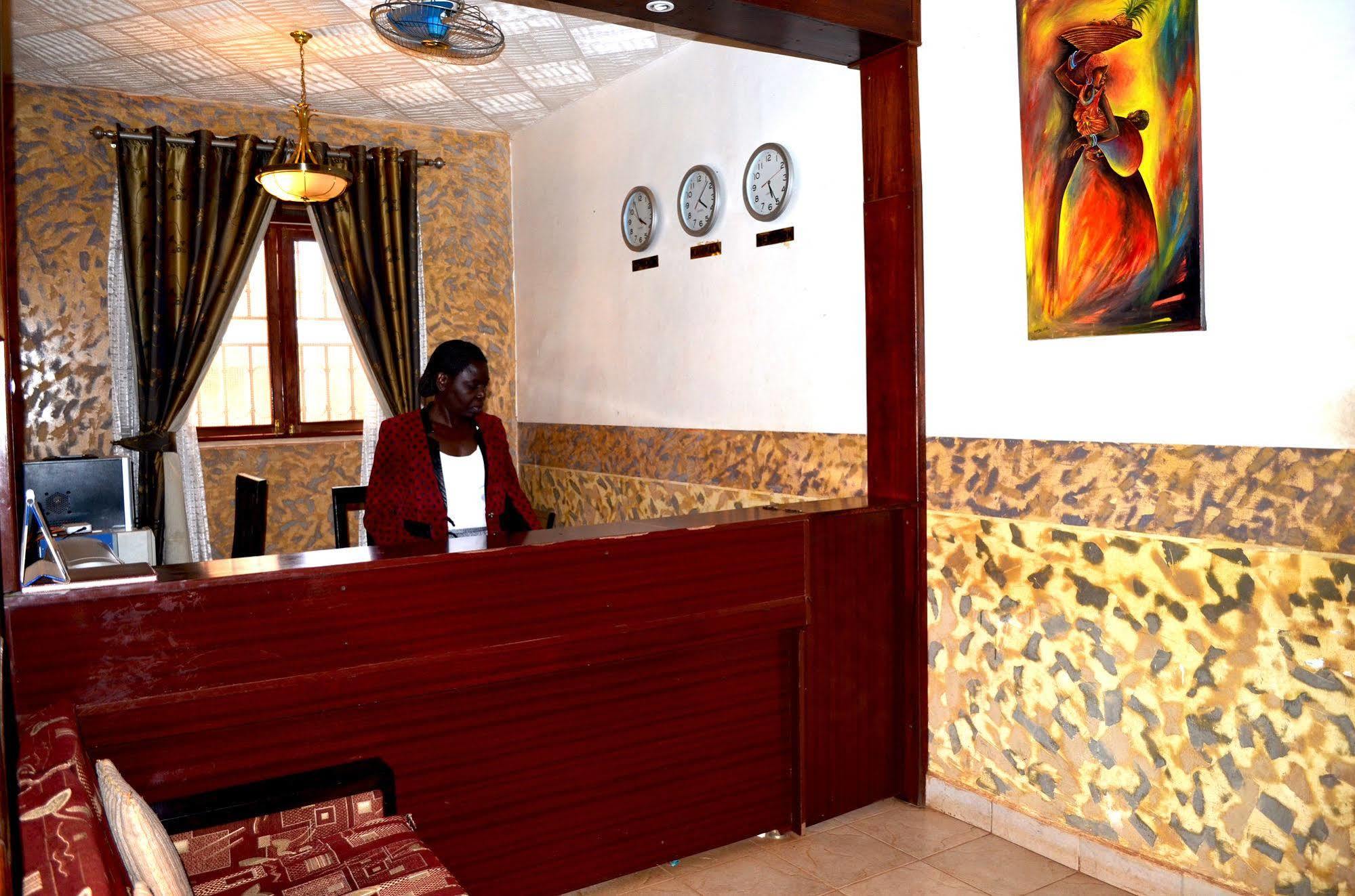 Areba Hotel Entebbe Bagian luar foto