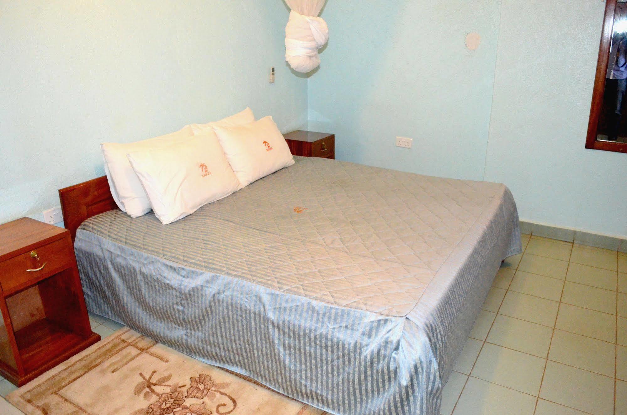 Areba Hotel Entebbe Bagian luar foto
