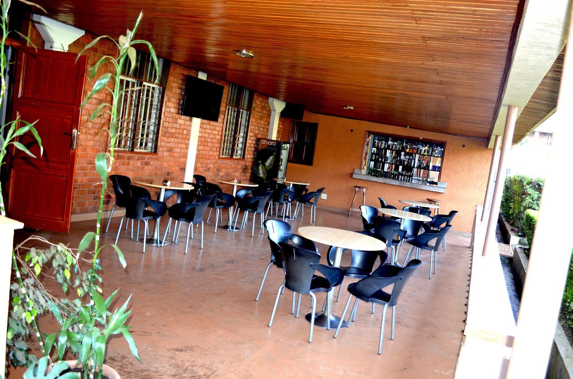 Areba Hotel Entebbe Bagian luar foto